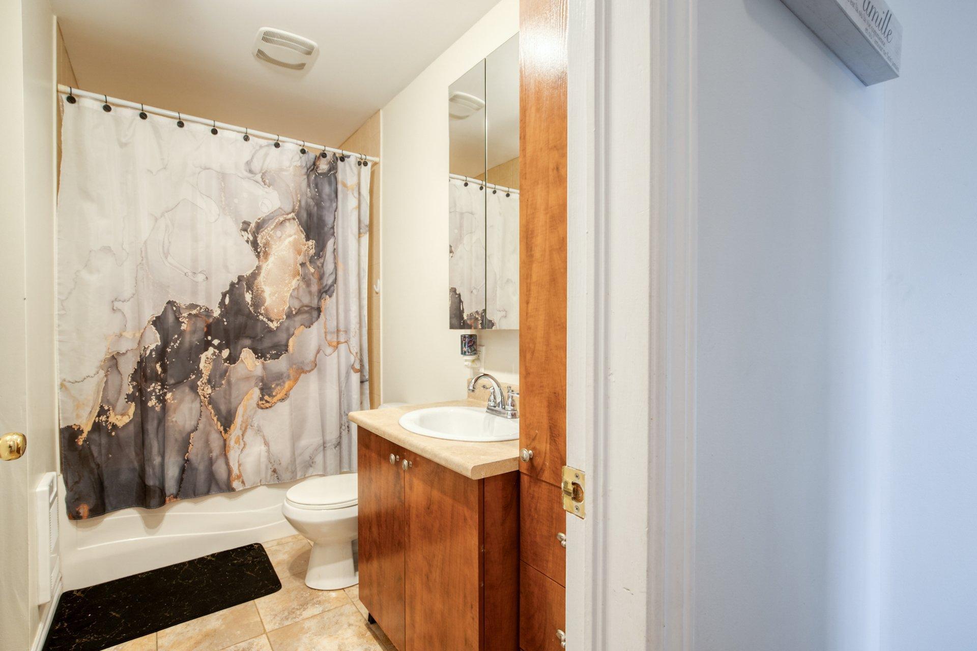 









14695

 - 14705


Av. des Érables-Argentés

,
Saint-Hyacinthe,




QC
J2R1M3

