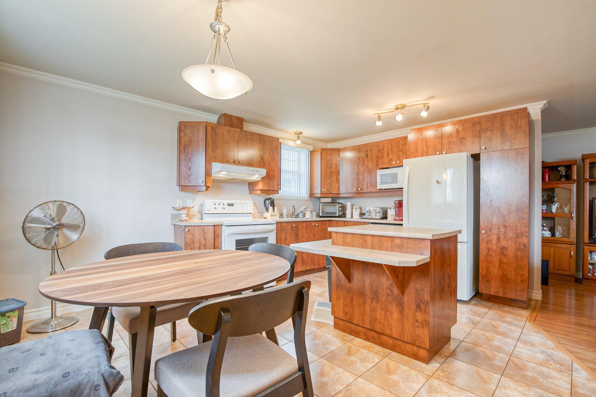 









14695

 - 14705


Av. des Érables-Argentés

,
Saint-Hyacinthe,




QC
J2R1M3


