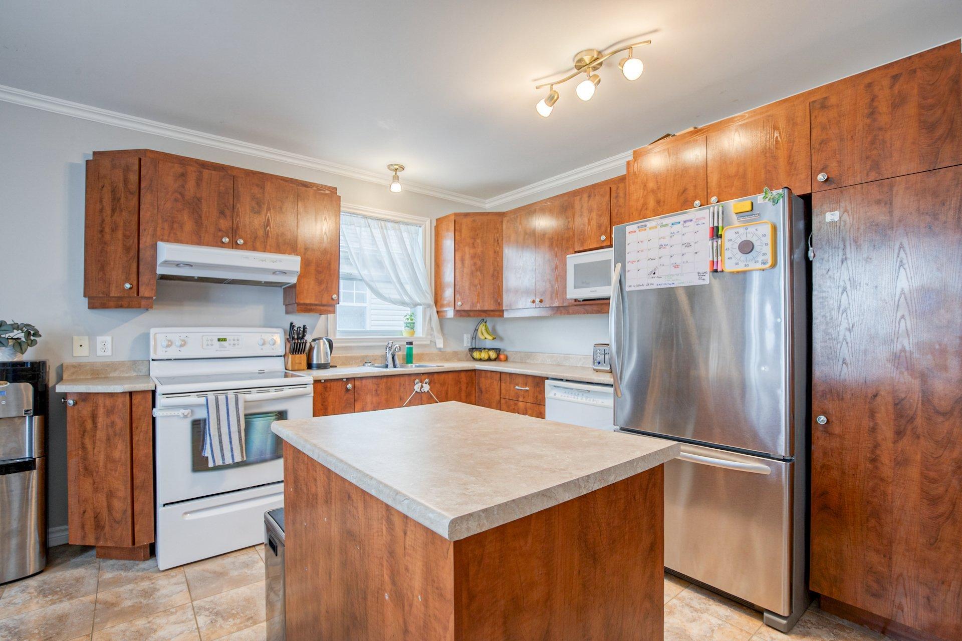 









14695

 - 14705


Av. des Érables-Argentés

,
Saint-Hyacinthe,




QC
J2R1M3

