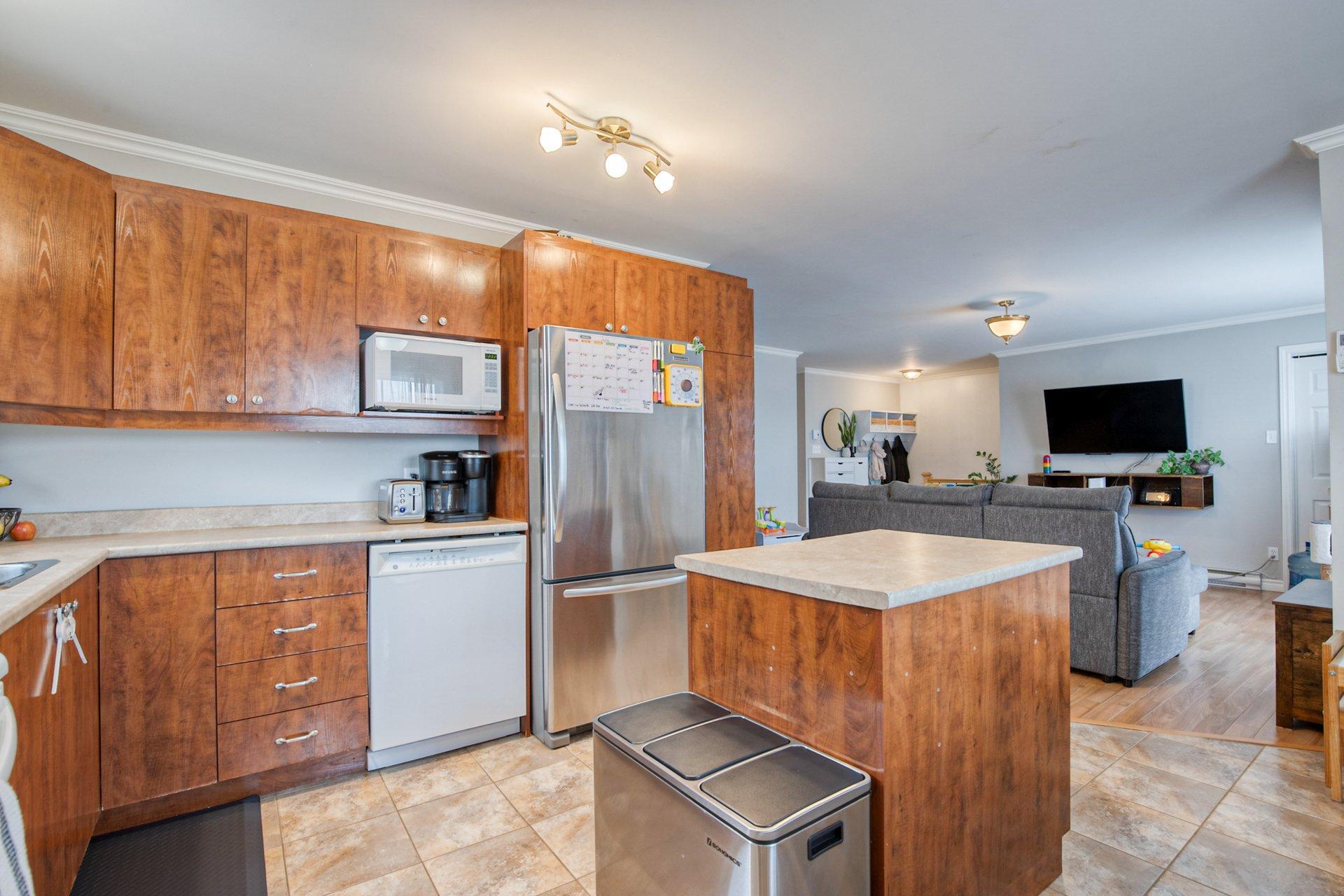 









14695

 - 14705


Av. des Érables-Argentés

,
Saint-Hyacinthe,




QC
J2R1M3

