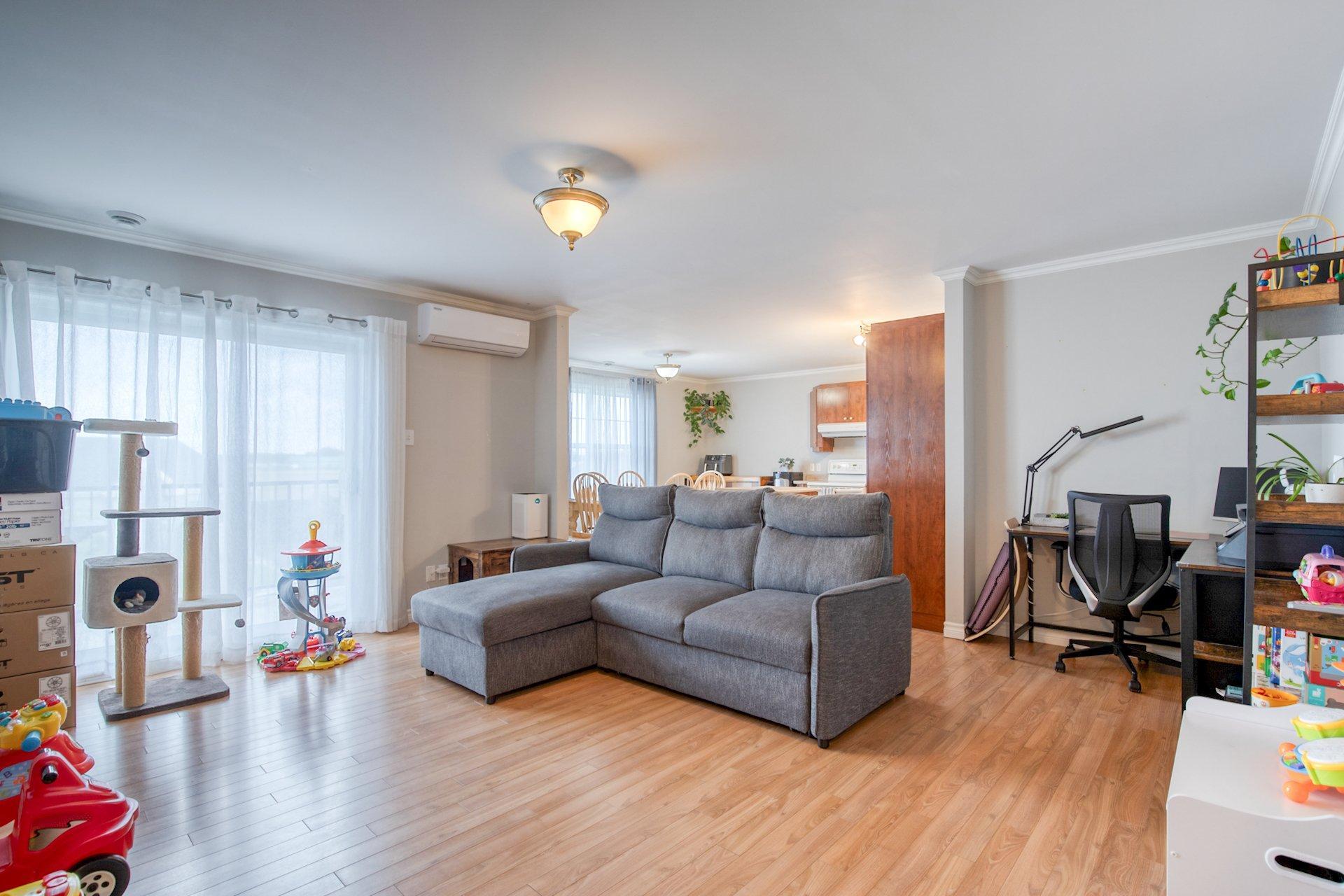 









14695

 - 14705


Av. des Érables-Argentés

,
Saint-Hyacinthe,




QC
J2R1M3

