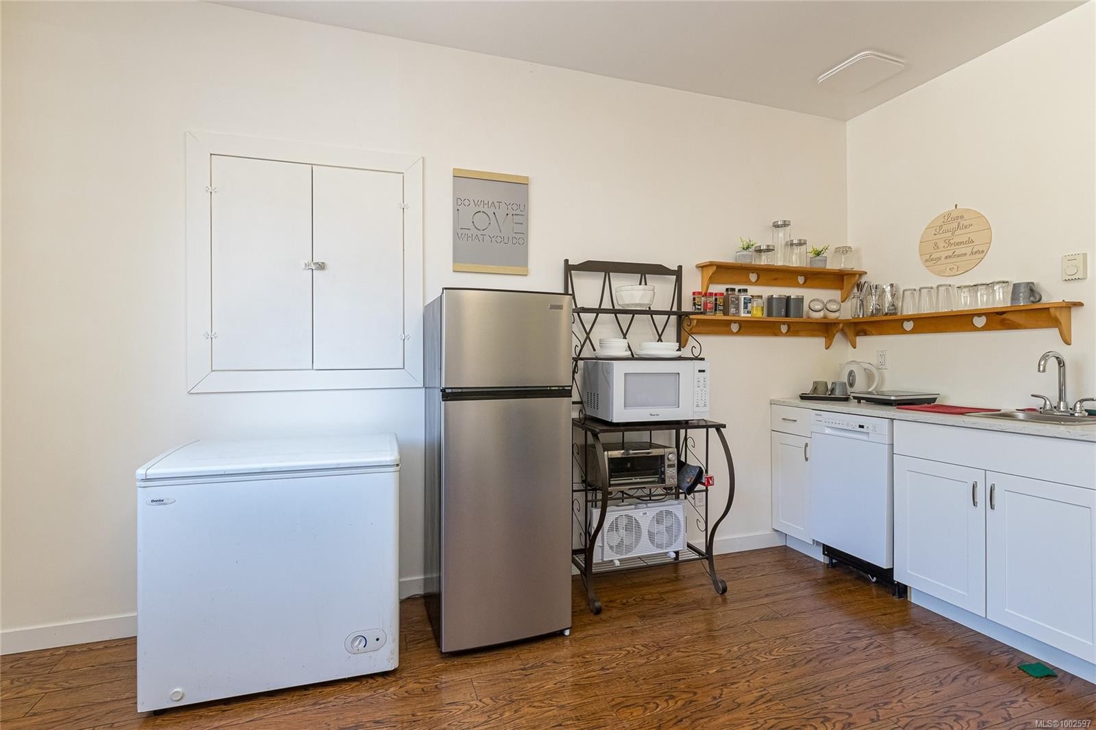 









2236


Tara

Pl,
Sooke,




BC
V9Z 0H6


