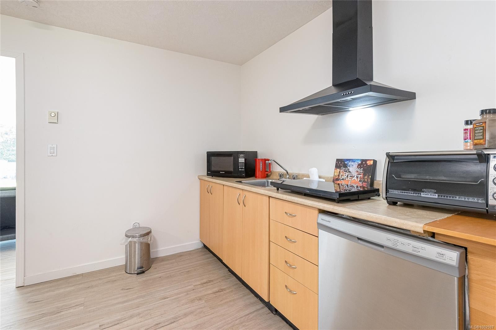 









2236


Tara

Pl,
Sooke,




BC
V9Z 0H6

