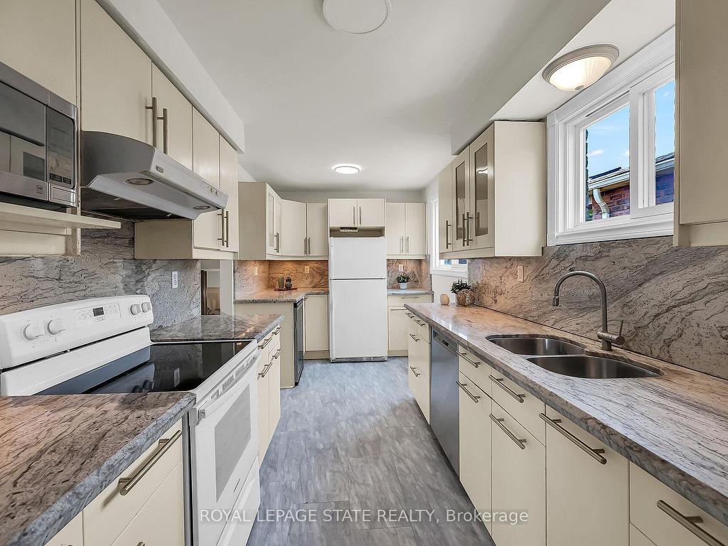 









183


Garden

Crescent,
Hamilton,




ON
L8V 4T3

