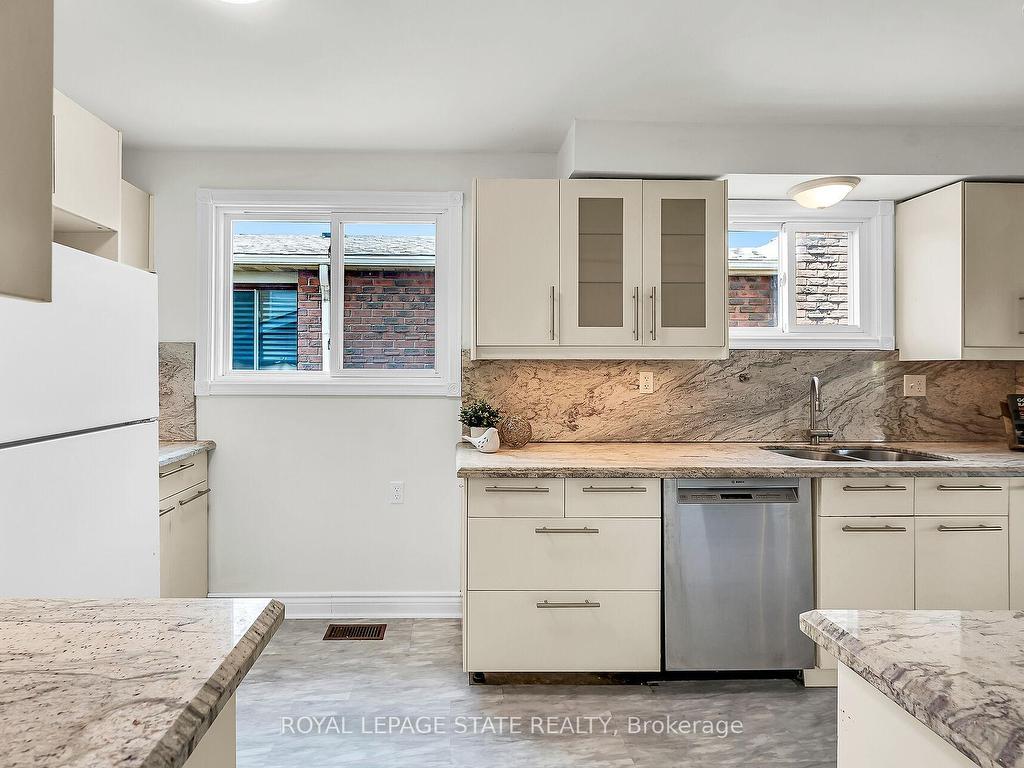 









183


Garden

Crescent,
Hamilton,




ON
L8V 4T3

