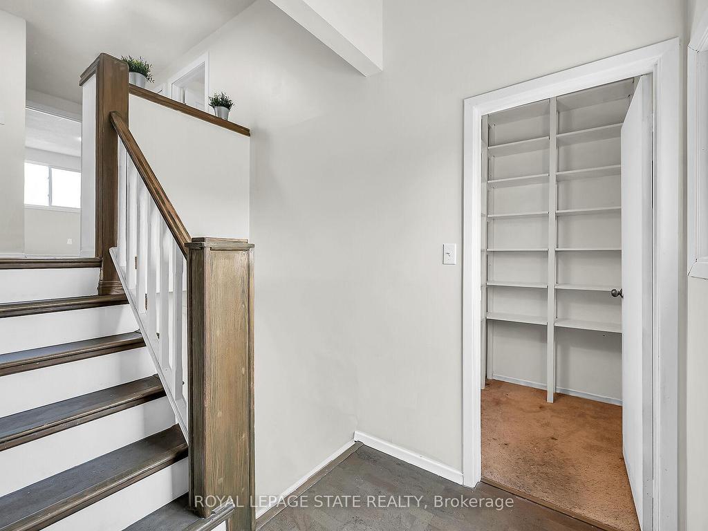 









183


Garden

Crescent,
Hamilton,




ON
L8V 4T3

