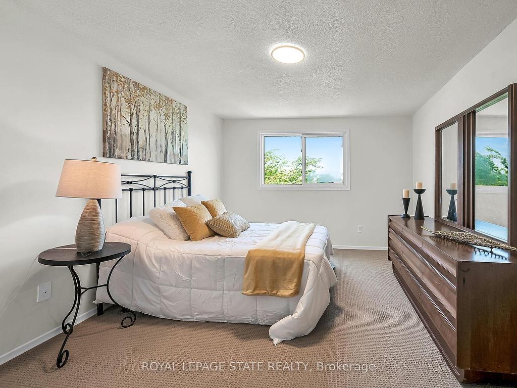 









183


Garden

Crescent,
Hamilton,




ON
L8V 4T3

