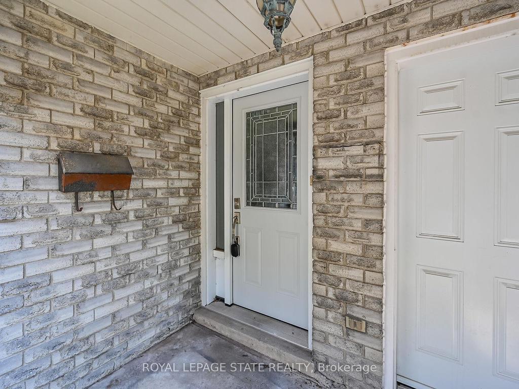 









183


Garden

Crescent,
Hamilton,




ON
L8V 4T3

