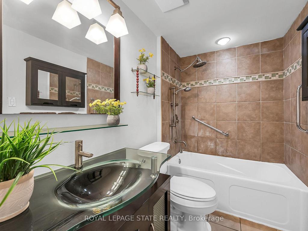 









183


Garden

Crescent,
Hamilton,




ON
L8V 4T3

