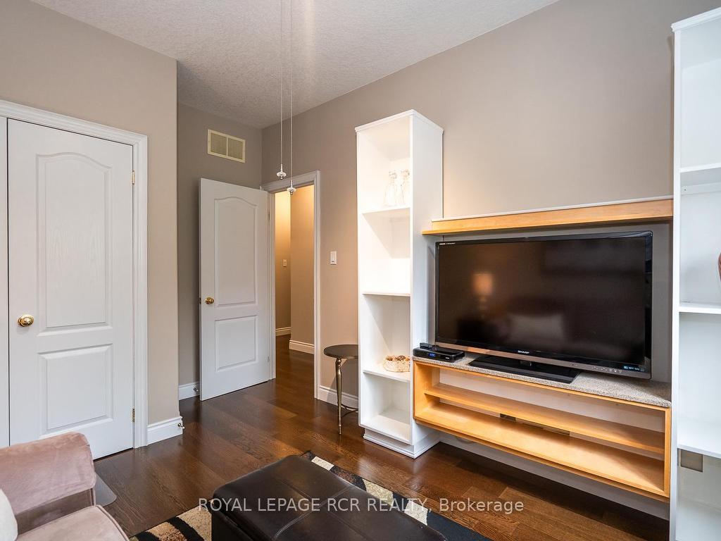 









39


Dinnick

Crescent,
Orangeville,




ON
L9W 0B7

