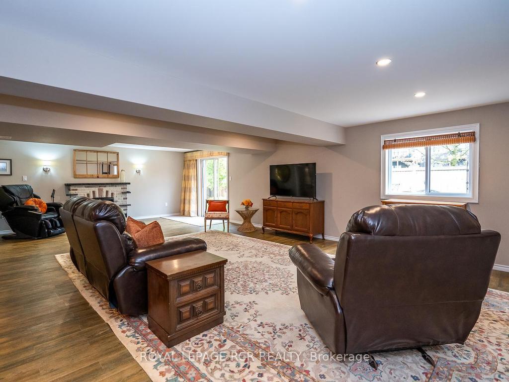









39


Dinnick

Crescent,
Orangeville,




ON
L9W 0B7

