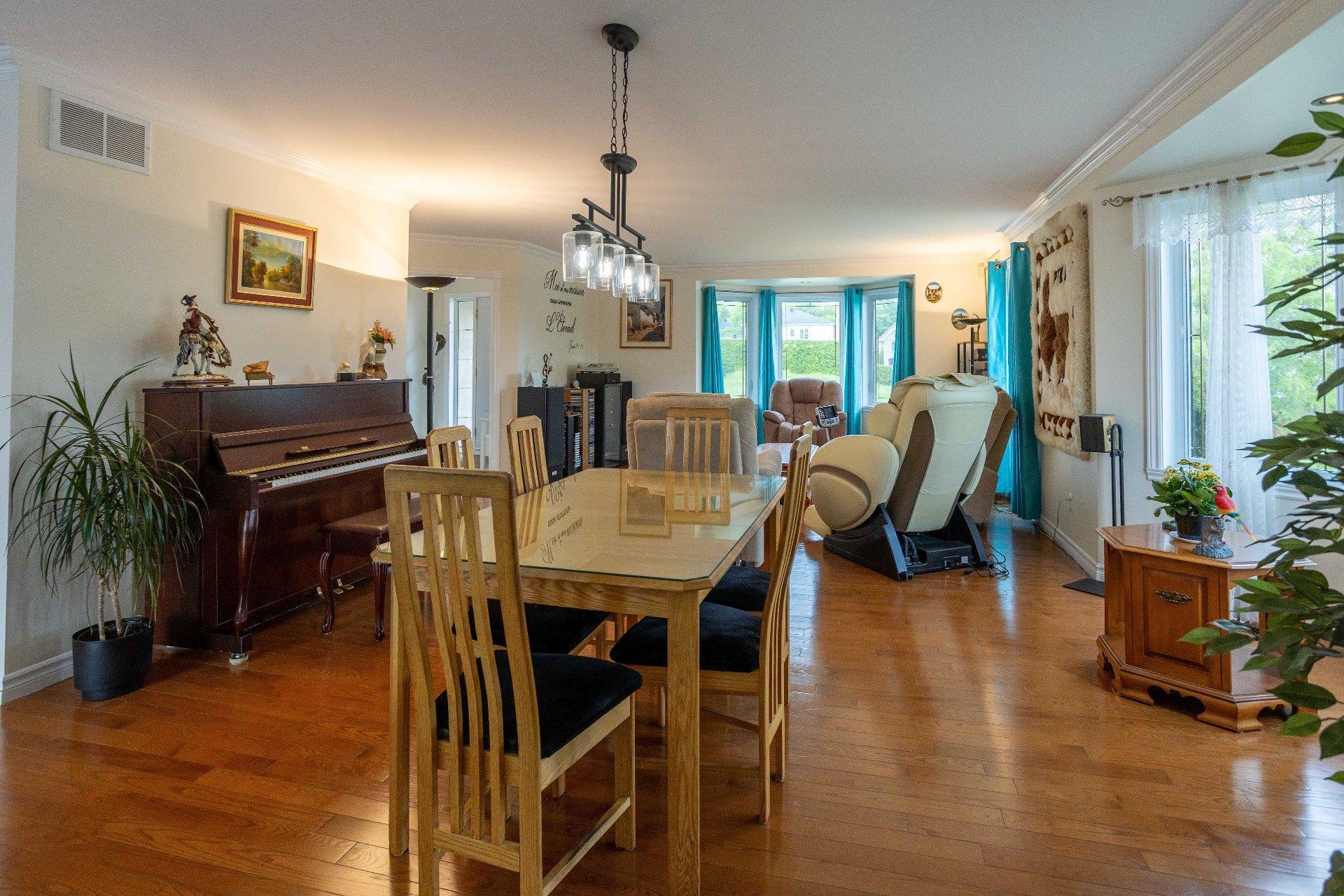 









7005


Rue Amyot

,
Trois-Rivières,




QC
G9B2G2

