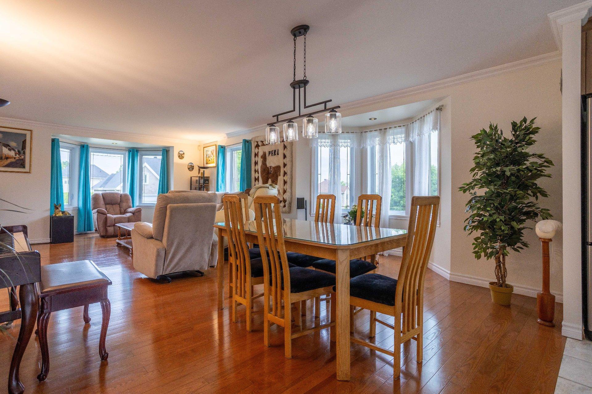 









7005


Rue Amyot

,
Trois-Rivières,




QC
G9B2G2

