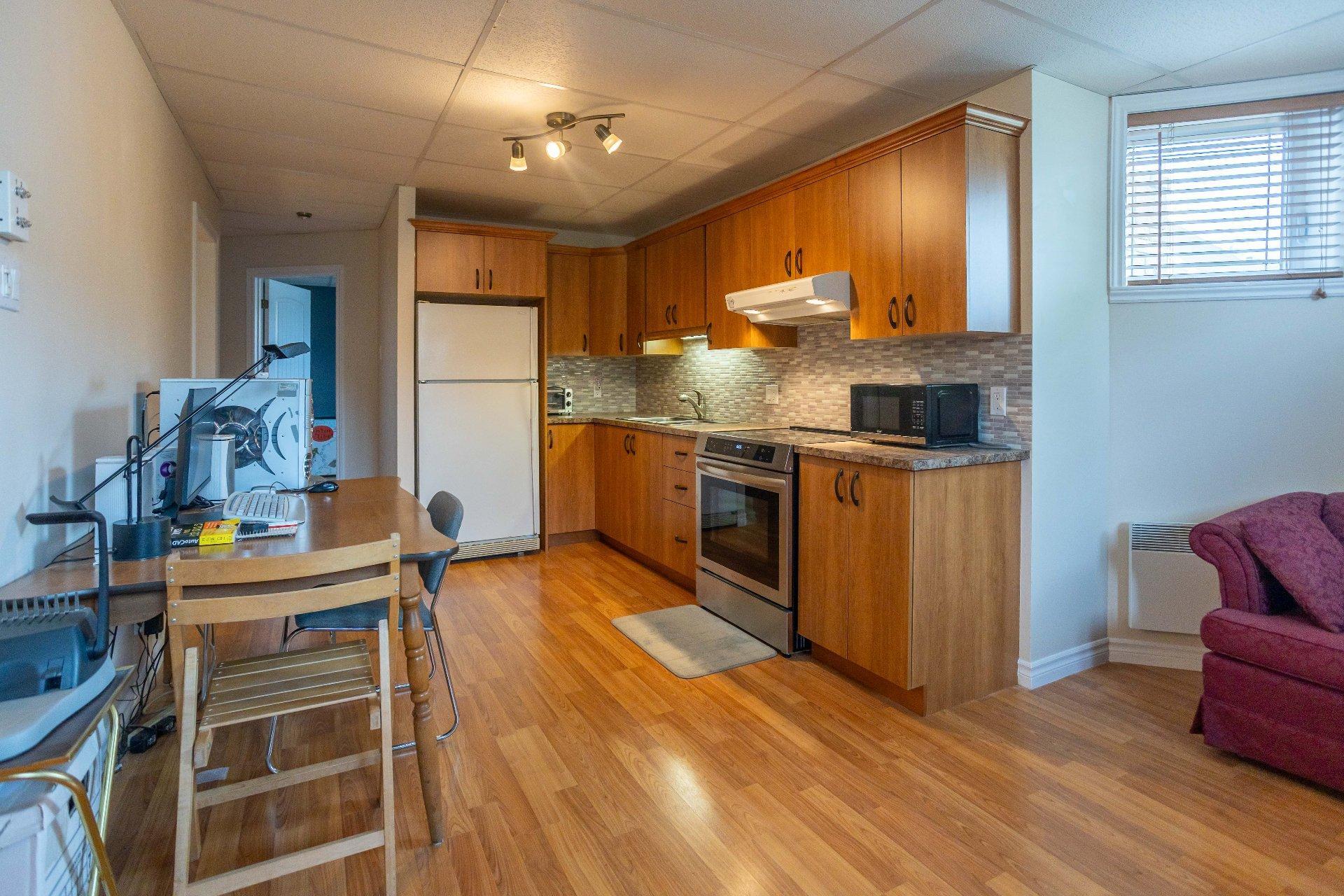 









7005


Rue Amyot

,
Trois-Rivières,




QC
G9B2G2

