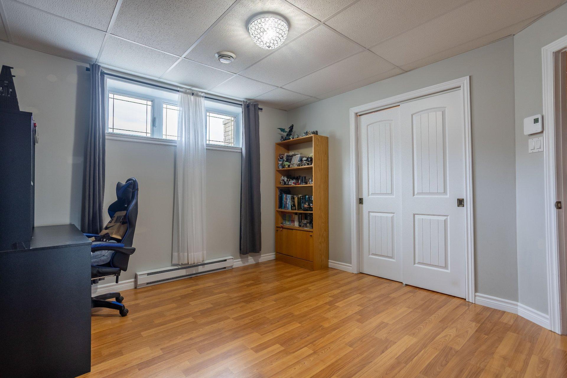









7005


Rue Amyot

,
Trois-Rivières,




QC
G9B2G2

