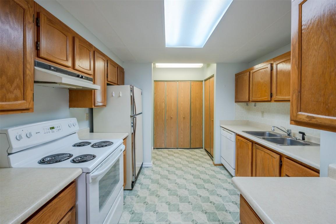 









1860


Atkinson

Street, 106,
Penticton,




BC
V2A 7M6


