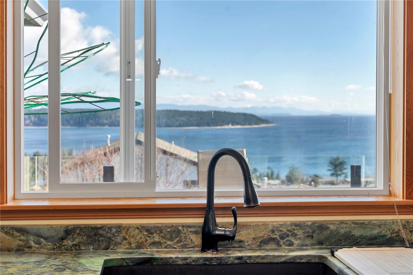 









253


Alder

St South,
Campbell River,




BC
V9W 2M9

