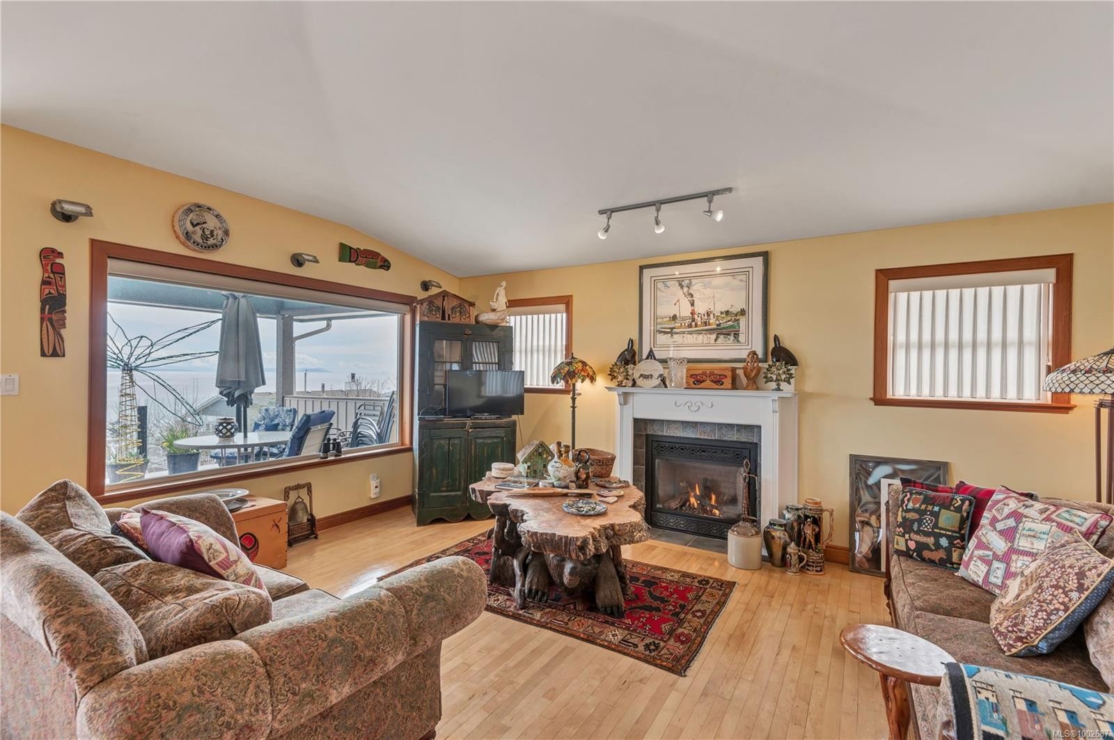 









253


Alder

St South,
Campbell River,




BC
V9W 2M9

