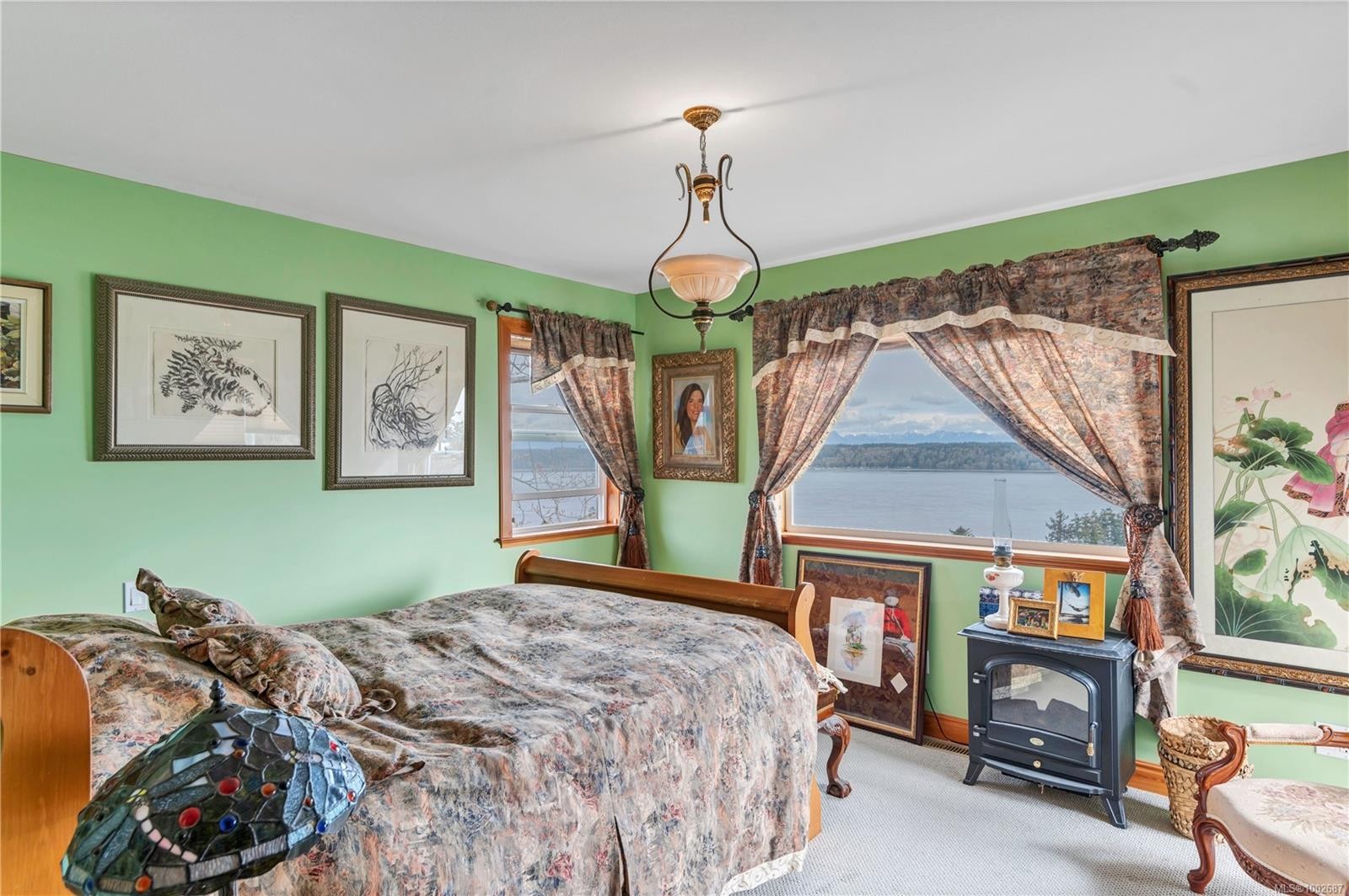 









253


Alder

St South,
Campbell River,




BC
V9W 2M9

