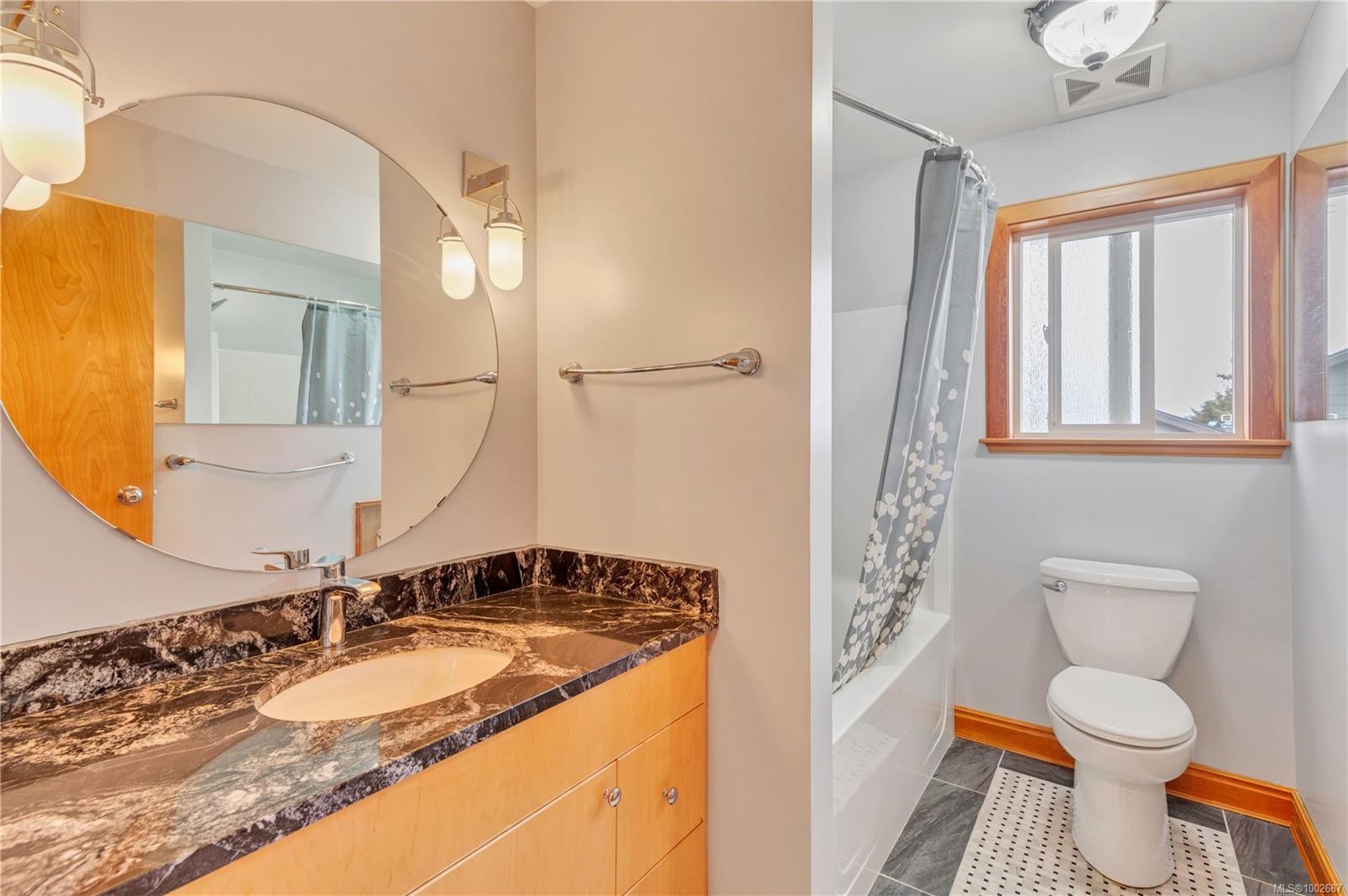 









253


Alder

St South,
Campbell River,




BC
V9W 2M9

