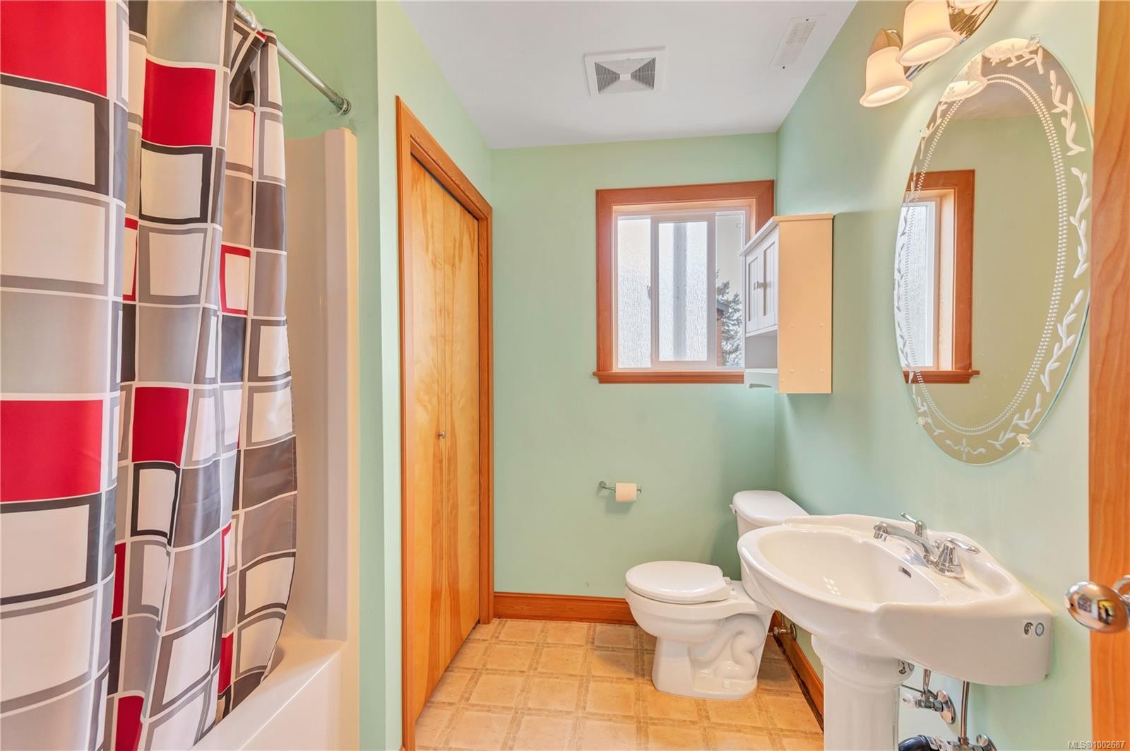 









253


Alder

St South,
Campbell River,




BC
V9W 2M9

