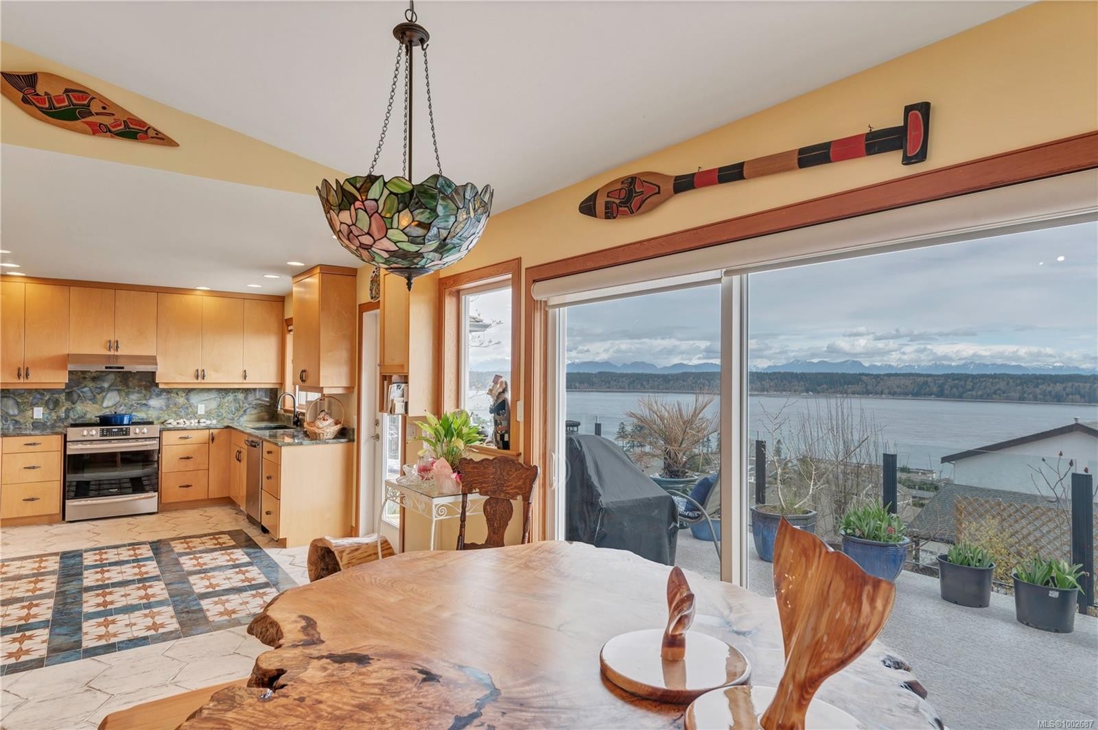 









253


Alder

St South,
Campbell River,




BC
V9W 2M9

