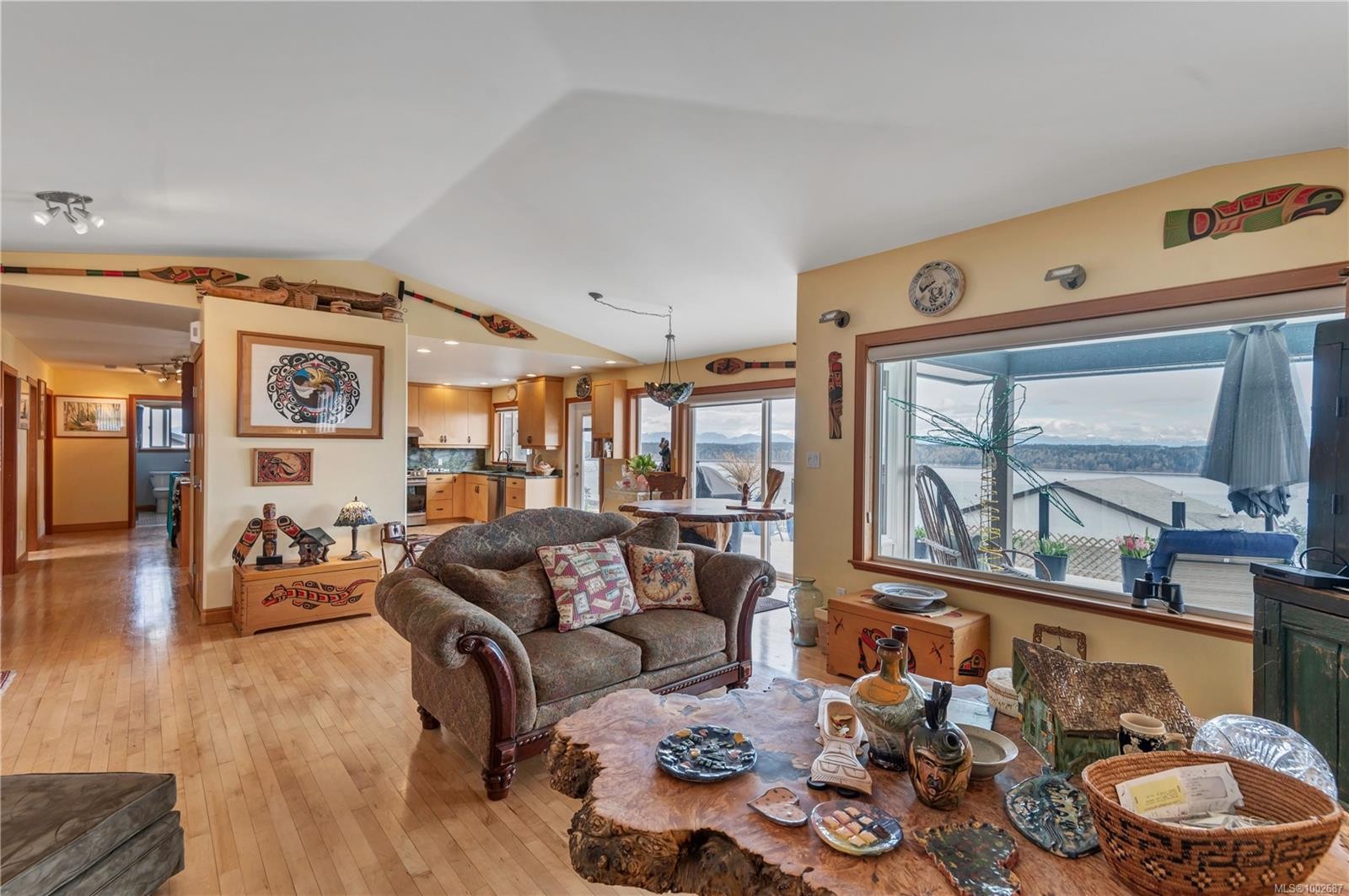 









253


Alder

St South,
Campbell River,




BC
V9W 2M9

