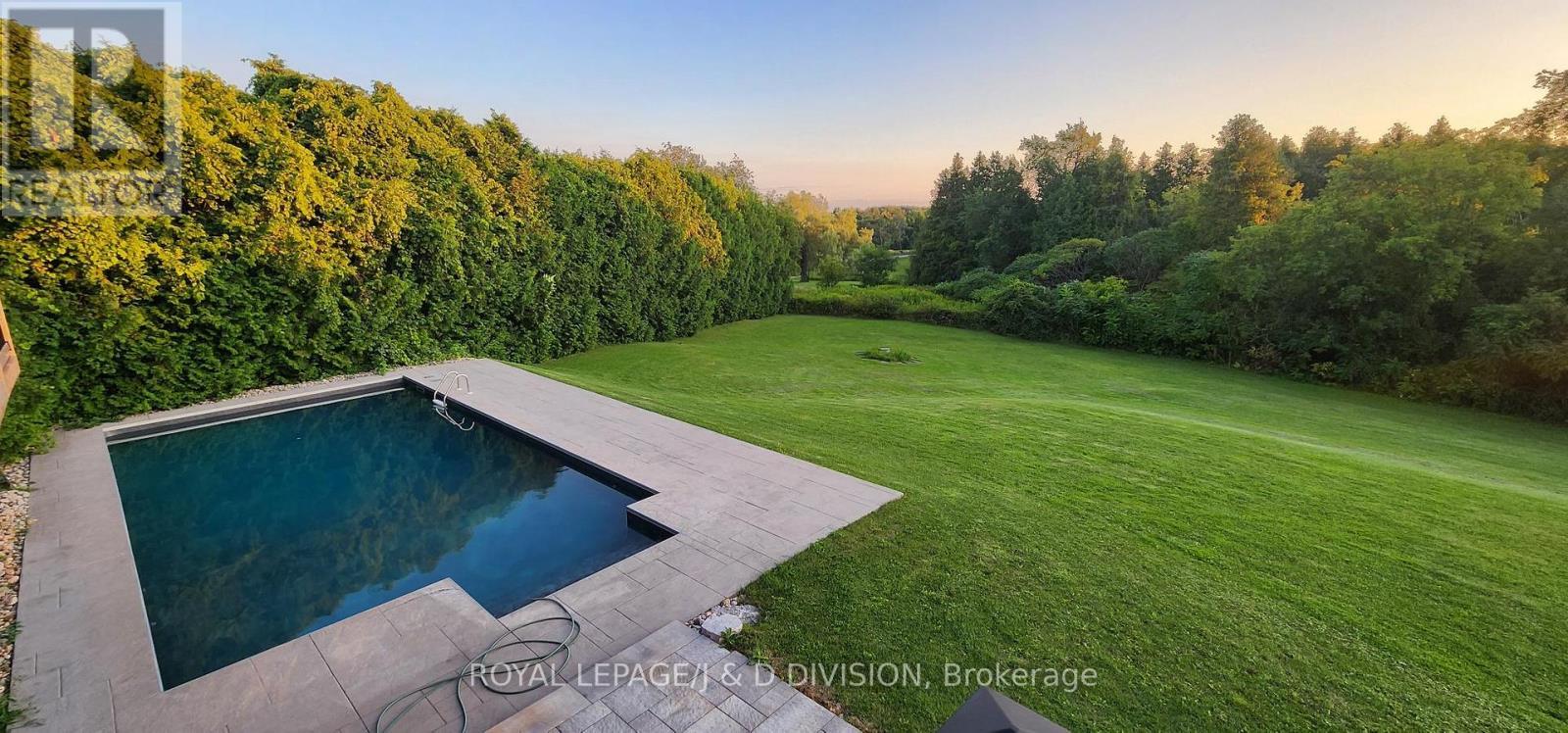 












17 SLEEPY HOLLOW LANE

,
Whitchurch-Stouffville,




Ontario
L4A7X4

