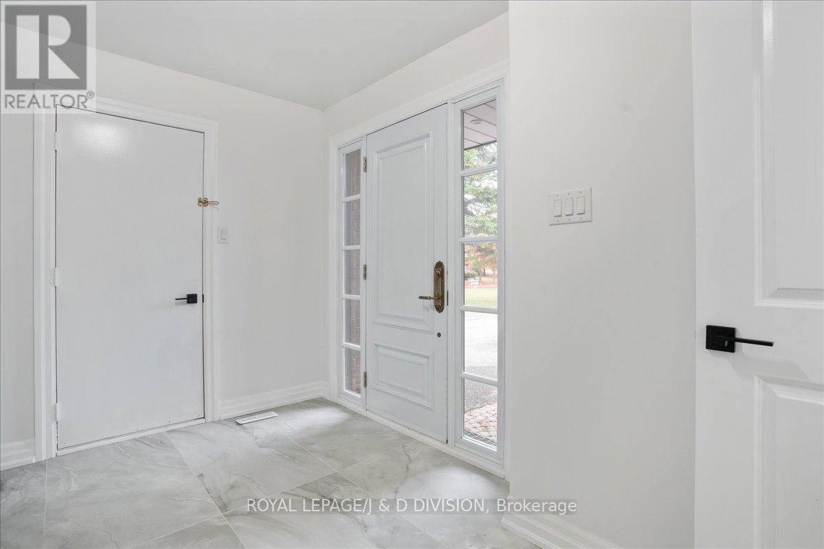 












17 SLEEPY HOLLOW LANE

,
Whitchurch-Stouffville,




Ontario
L4A7X4

