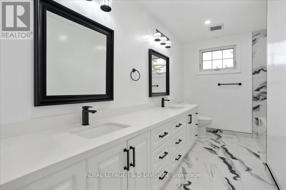 












17 SLEEPY HOLLOW LANE

,
Whitchurch-Stouffville,




Ontario
L4A7X4

