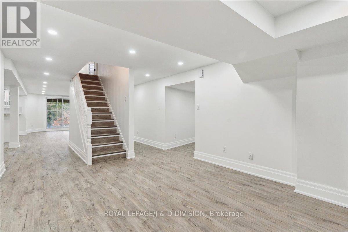 












17 SLEEPY HOLLOW LANE

,
Whitchurch-Stouffville,




Ontario
L4A7X4

