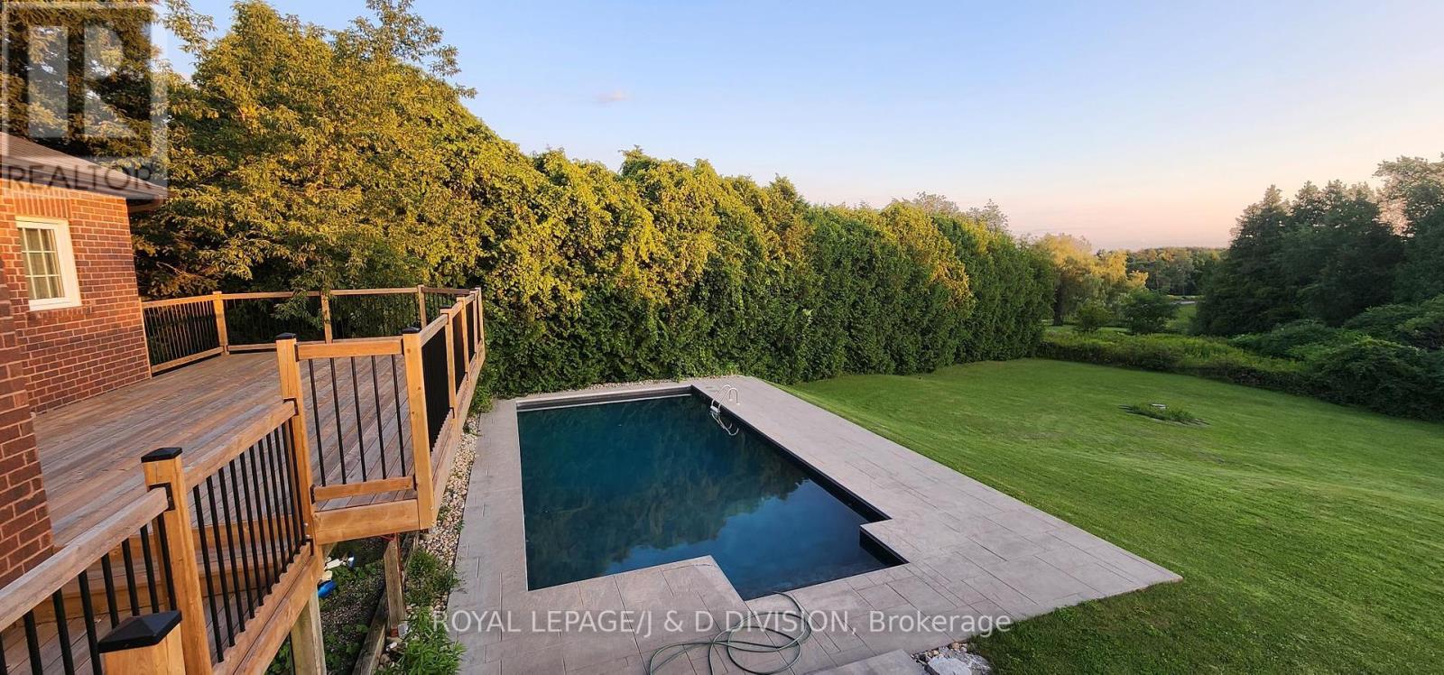 












17 SLEEPY HOLLOW LANE

,
Whitchurch-Stouffville,




Ontario
L4A7X4

