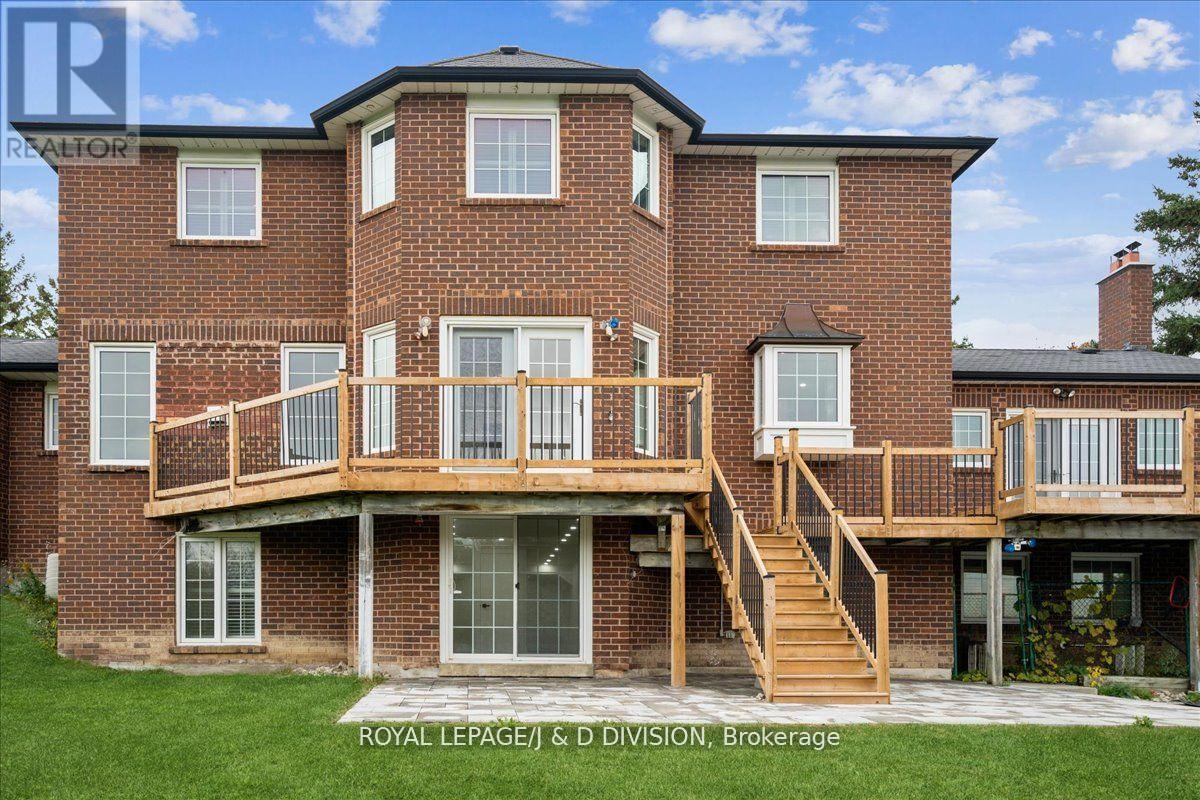 












17 SLEEPY HOLLOW LANE

,
Whitchurch-Stouffville,




Ontario
L4A7X4

