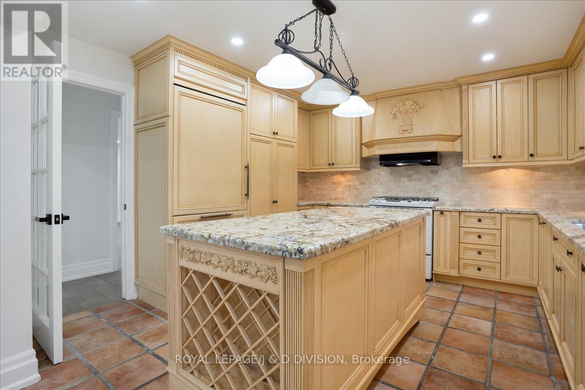 












17 SLEEPY HOLLOW LANE

,
Whitchurch-Stouffville,




Ontario
L4A7X4

