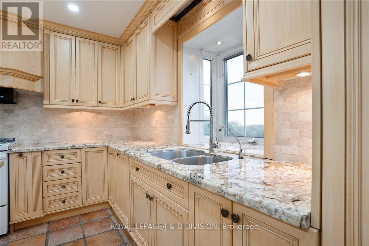 












17 SLEEPY HOLLOW LANE

,
Whitchurch-Stouffville,




Ontario
L4A7X4

