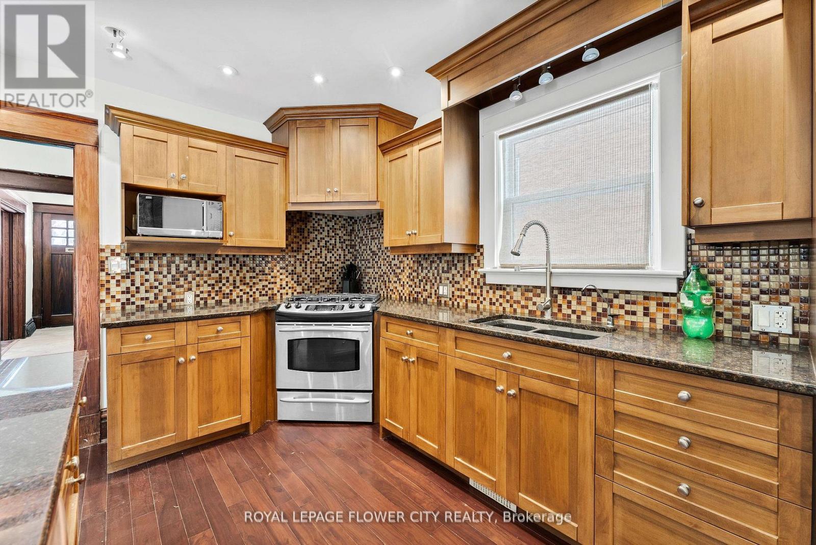 












217 EARL STREET

,
Ingersoll,




Ontario
N5C2X2

