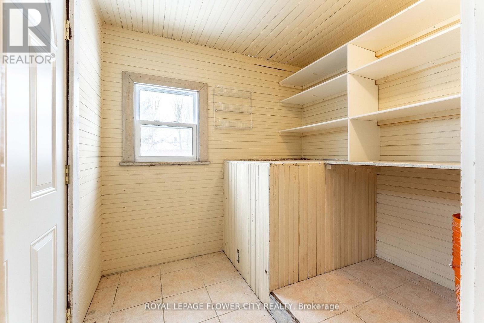 












217 EARL STREET

,
Ingersoll,




Ontario
N5C2X2

