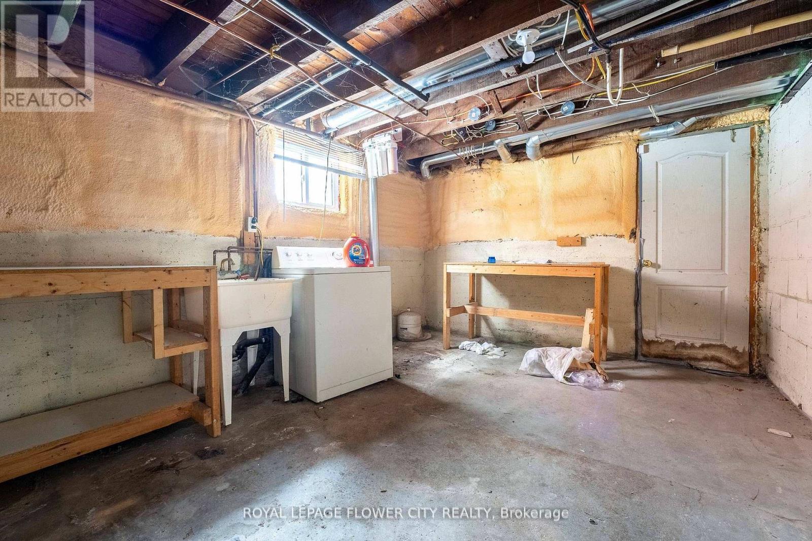 












217 EARL STREET

,
Ingersoll,




Ontario
N5C2X2

