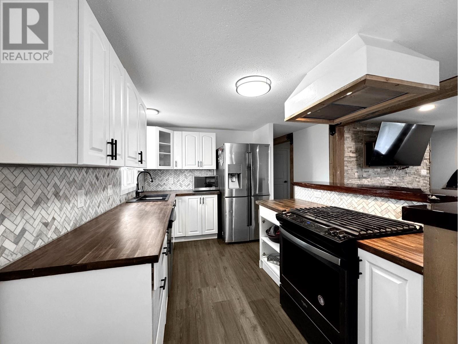 












107 CARLSON STREET

,
Kitimat,




British Columbia
V8C1A9

