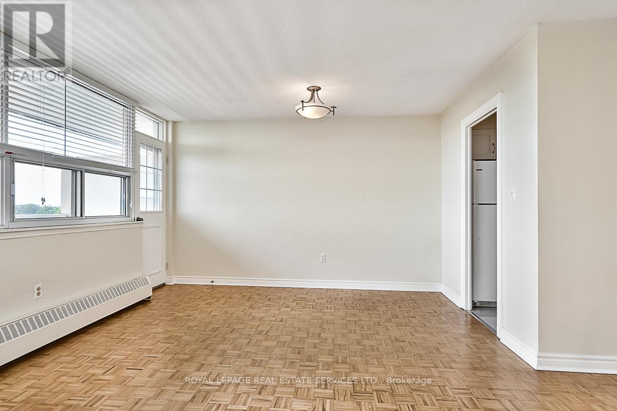 












808 - 2263 MARINE DRIVE

,
Oakville,




Ontario
L6L5K1

