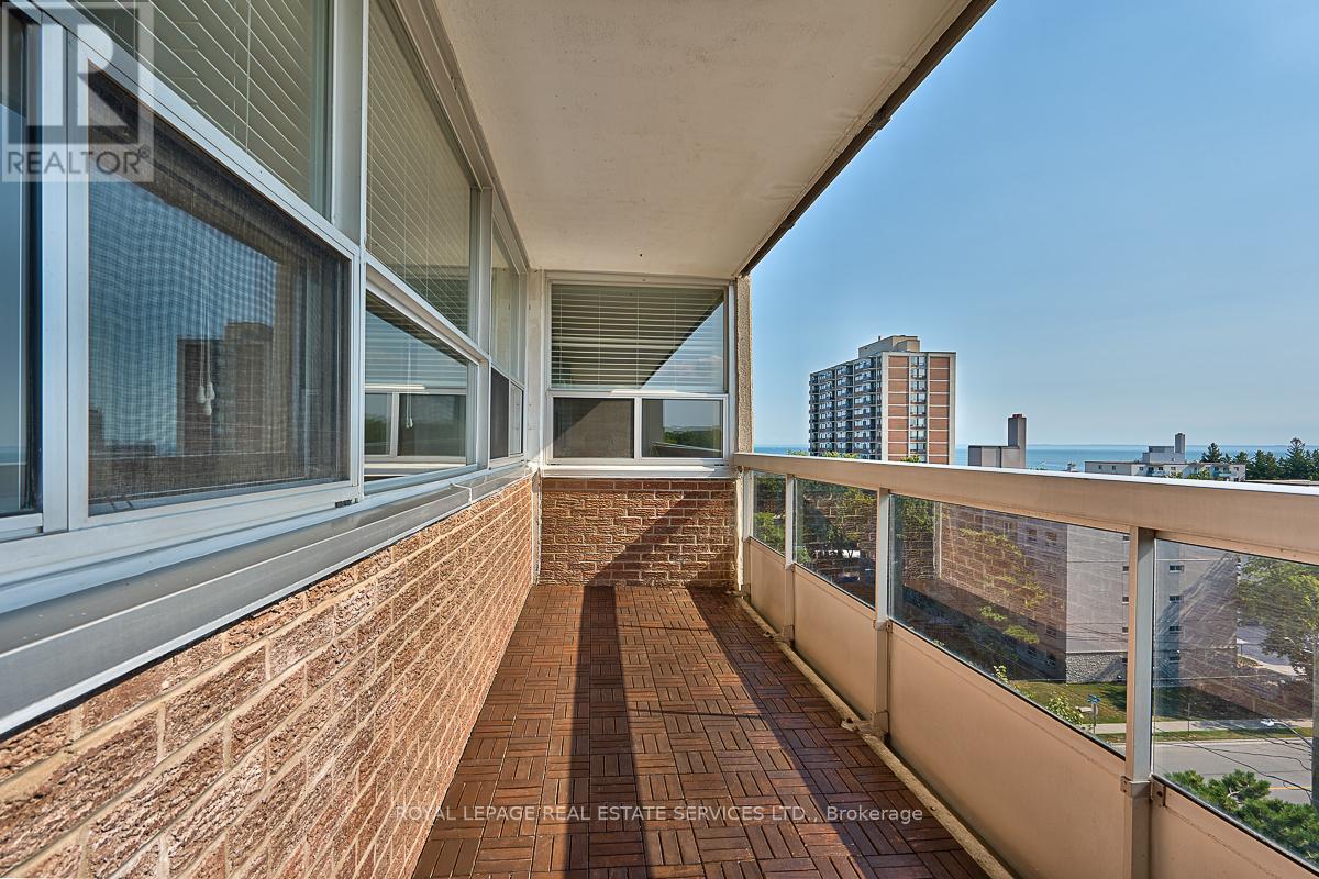 












808 - 2263 MARINE DRIVE

,
Oakville,




Ontario
L6L5K1

