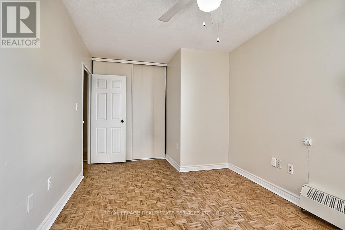 












808 - 2263 MARINE DRIVE

,
Oakville,




Ontario
L6L5K1

