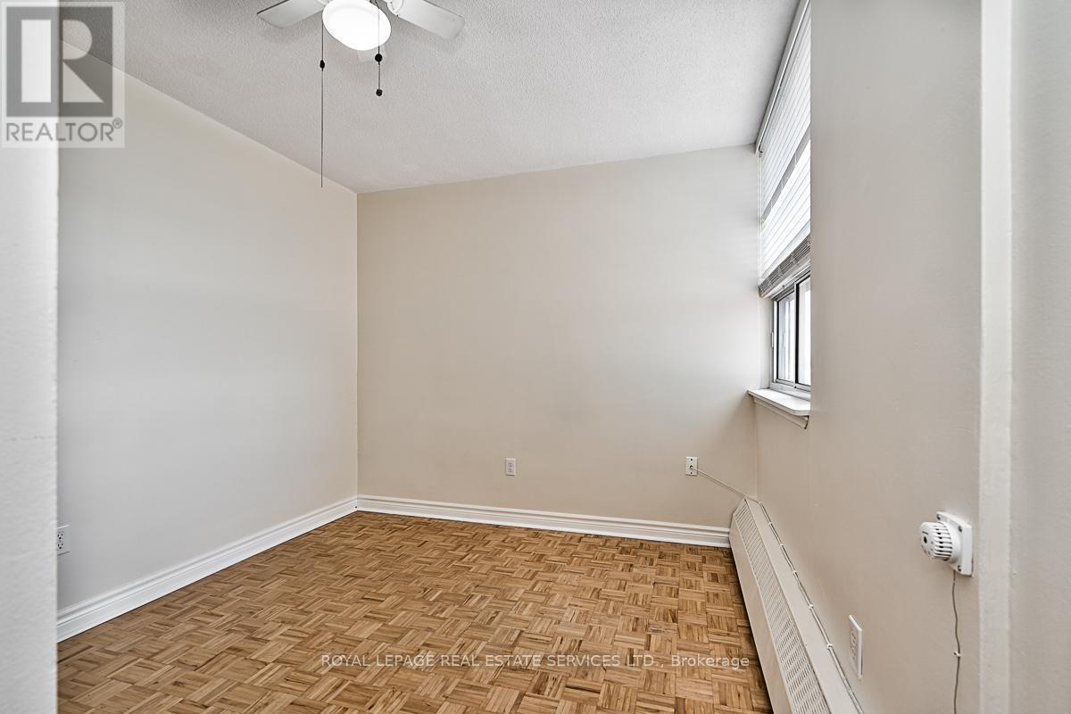 












808 - 2263 MARINE DRIVE

,
Oakville,




Ontario
L6L5K1


