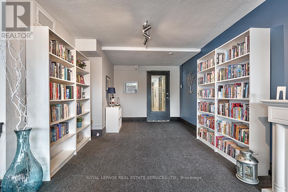 












808 - 2263 MARINE DRIVE

,
Oakville,




Ontario
L6L5K1

