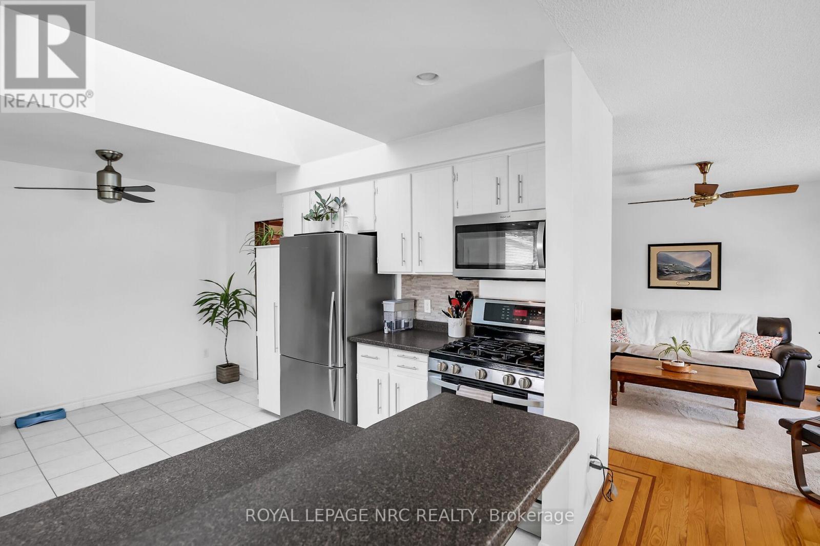 












12 ENGLEWOOD COURT

,
Fort Erie (Crescent Park),




Ontario
L2A5X5

