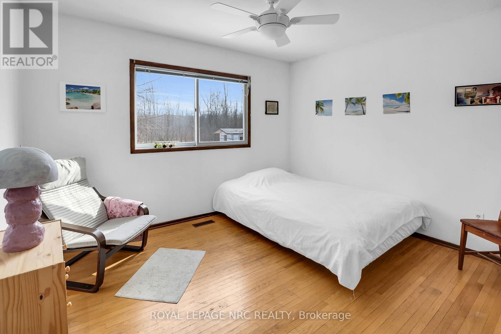 












12 ENGLEWOOD COURT

,
Fort Erie (Crescent Park),




Ontario
L2A5X5

