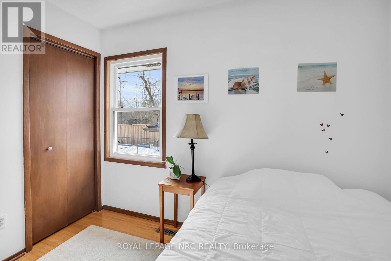 












12 ENGLEWOOD COURT

,
Fort Erie (Crescent Park),




Ontario
L2A5X5

