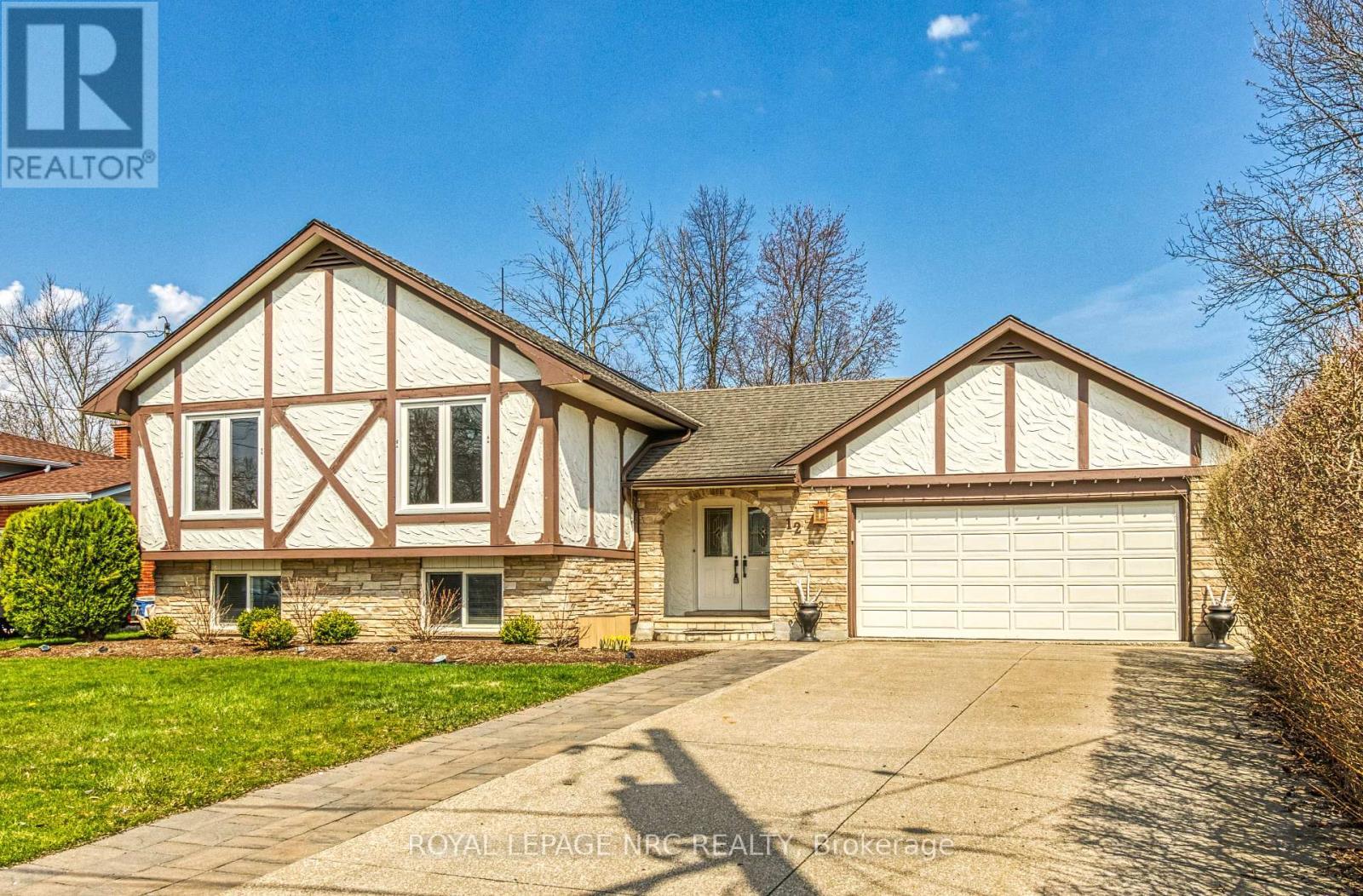 












12 ENGLEWOOD COURT

,
Fort Erie (Crescent Park),




Ontario
L2A5X5

