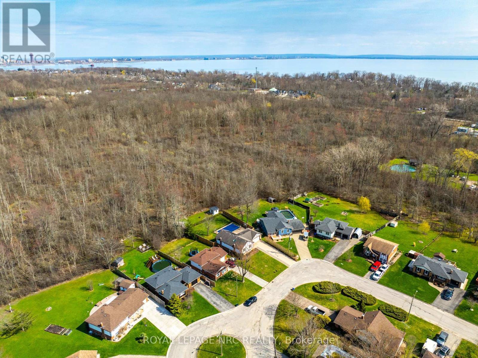 












12 ENGLEWOOD COURT

,
Fort Erie (Crescent Park),




Ontario
L2A5X5

