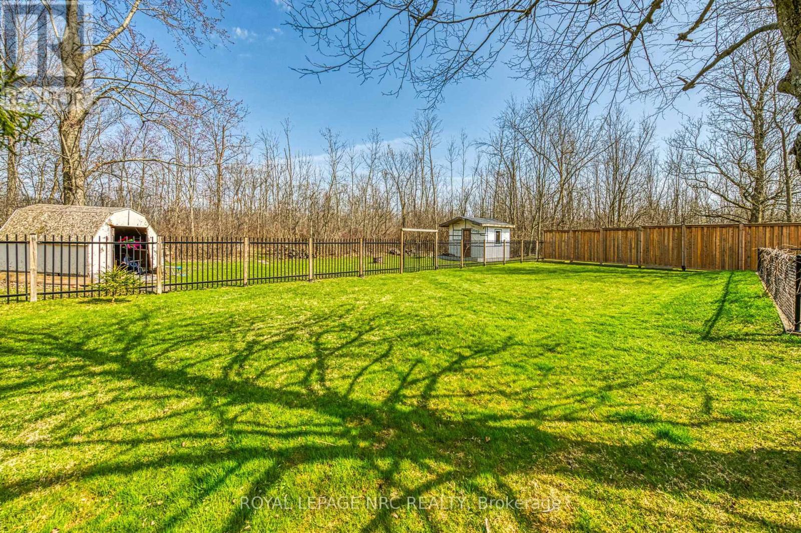 












12 ENGLEWOOD COURT

,
Fort Erie (Crescent Park),




Ontario
L2A5X5

